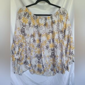 Fever Casual Floral 3/4 Flared Sleeve Plus Size Top